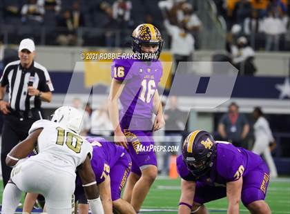 Thumbnail 3 in South Oak Cliff vs. Liberty Hill (UIL Football 5A D2 Finals) photogallery.