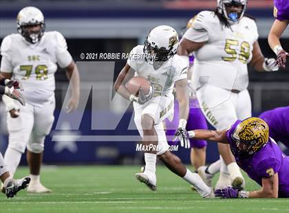 Thumbnail 1 in South Oak Cliff vs. Liberty Hill (UIL Football 5A D2 Finals) photogallery.
