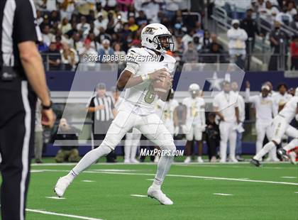Thumbnail 3 in South Oak Cliff vs. Liberty Hill (UIL Football 5A D2 Finals) photogallery.