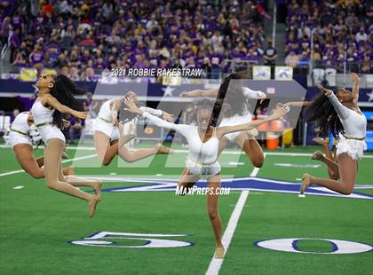Thumbnail 1 in South Oak Cliff vs. Liberty Hill (UIL Football 5A D2 Finals) photogallery.