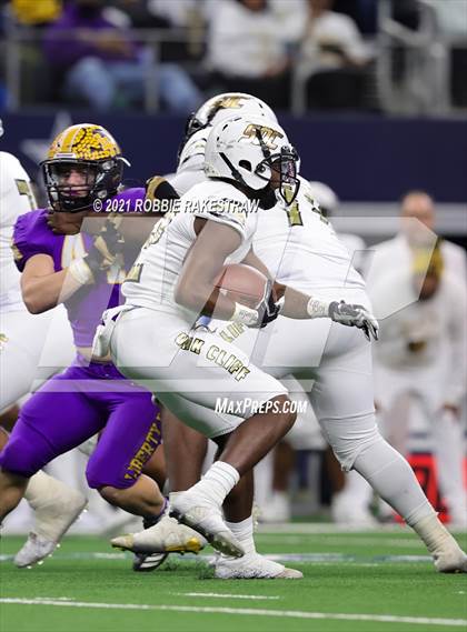 Thumbnail 3 in South Oak Cliff vs. Liberty Hill (UIL Football 5A D2 Finals) photogallery.