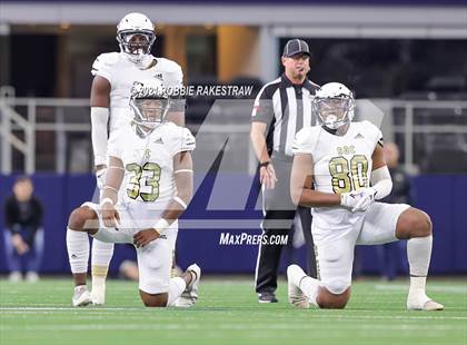 Thumbnail 2 in South Oak Cliff vs. Liberty Hill (UIL Football 5A D2 Finals) photogallery.