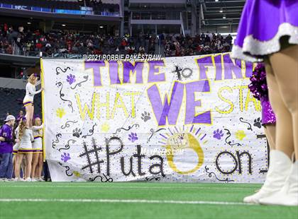 Thumbnail 2 in South Oak Cliff vs. Liberty Hill (UIL Football 5A D2 Finals) photogallery.