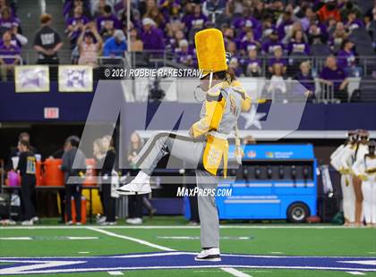 Thumbnail 2 in South Oak Cliff vs. Liberty Hill (UIL Football 5A D2 Finals) photogallery.