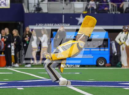Thumbnail 1 in South Oak Cliff vs. Liberty Hill (UIL Football 5A D2 Finals) photogallery.