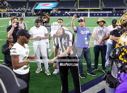 Thumbnail 1 in South Oak Cliff vs. Liberty Hill (UIL Football 5A D2 Finals) photogallery.