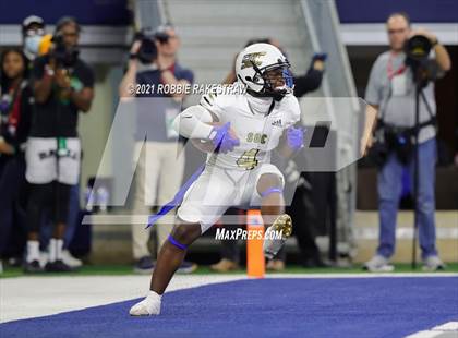 Thumbnail 2 in South Oak Cliff vs. Liberty Hill (UIL Football 5A D2 Finals) photogallery.