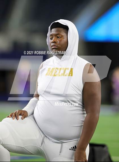Thumbnail 2 in South Oak Cliff vs. Liberty Hill (UIL Football 5A D2 Finals) photogallery.