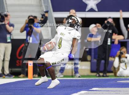 Thumbnail 2 in South Oak Cliff vs. Liberty Hill (UIL Football 5A D2 Finals) photogallery.