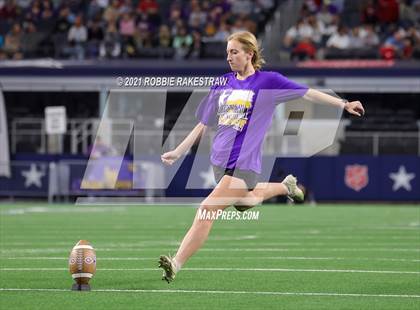 Thumbnail 3 in South Oak Cliff vs. Liberty Hill (UIL Football 5A D2 Finals) photogallery.