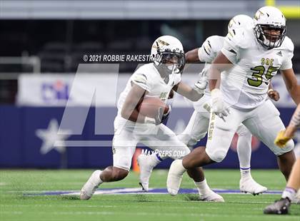 Thumbnail 2 in South Oak Cliff vs. Liberty Hill (UIL Football 5A D2 Finals) photogallery.