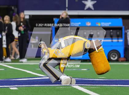 Thumbnail 2 in South Oak Cliff vs. Liberty Hill (UIL Football 5A D2 Finals) photogallery.