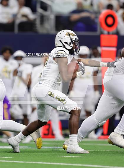 Thumbnail 1 in South Oak Cliff vs. Liberty Hill (UIL Football 5A D2 Finals) photogallery.