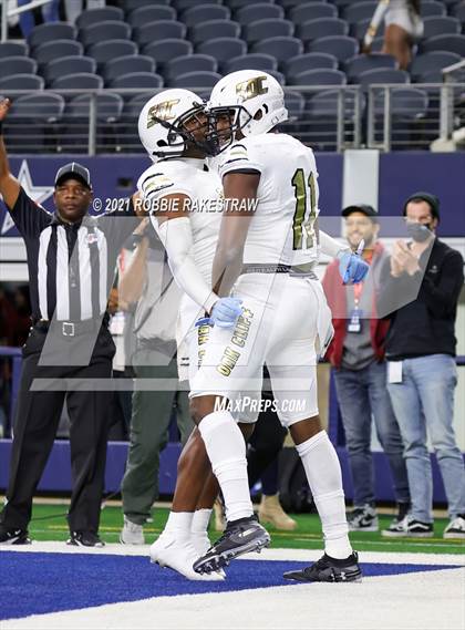 Thumbnail 3 in South Oak Cliff vs. Liberty Hill (UIL Football 5A D2 Finals) photogallery.