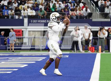 Thumbnail 2 in South Oak Cliff vs. Liberty Hill (UIL Football 5A D2 Finals) photogallery.