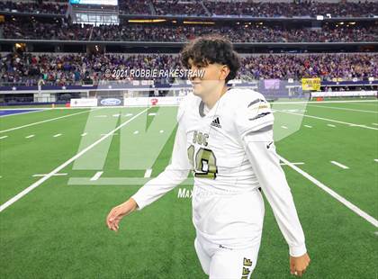 Thumbnail 2 in South Oak Cliff vs. Liberty Hill (UIL Football 5A D2 Finals) photogallery.