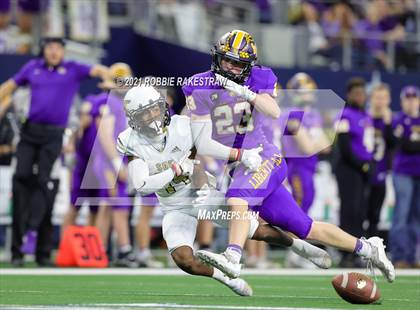 Thumbnail 1 in South Oak Cliff vs. Liberty Hill (UIL Football 5A D2 Finals) photogallery.