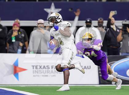 Thumbnail 1 in South Oak Cliff vs. Liberty Hill (UIL Football 5A D2 Finals) photogallery.