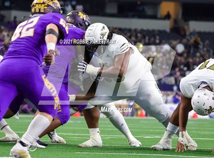 Thumbnail 2 in South Oak Cliff vs. Liberty Hill (UIL Football 5A D2 Finals) photogallery.