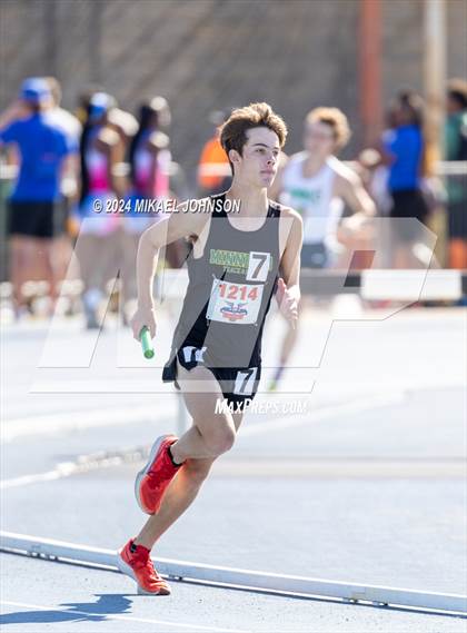 Thumbnail 1 in UF Relays (Saturday - 4 x 800 Meter Heat 2) photogallery.