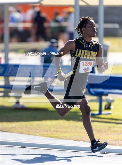 Thumbnail 2 in UF Relays (Saturday - 4 x 800 Meter Heat 2) photogallery.