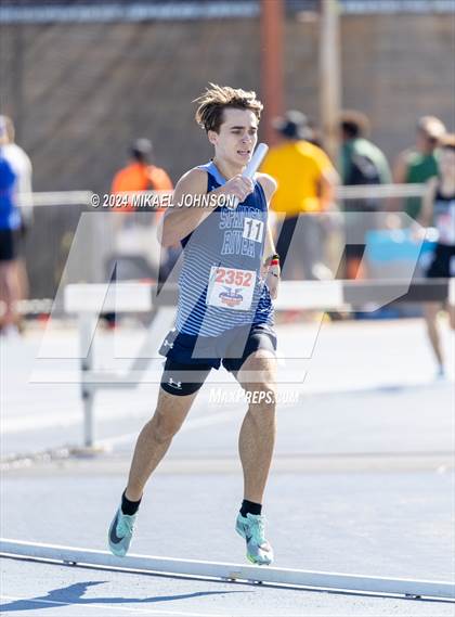 Thumbnail 3 in UF Relays (Saturday - 4 x 800 Meter Heat 2) photogallery.