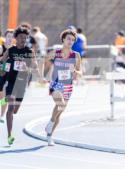 Thumbnail 2 in UF Relays (Saturday - 4 x 800 Meter Heat 2) photogallery.