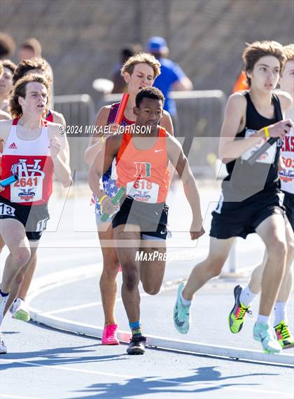 Thumbnail 3 in UF Relays (Saturday - 4 x 800 Meter Heat 2) photogallery.
