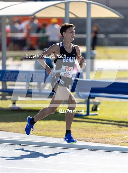 Thumbnail 1 in UF Relays (Saturday - 4 x 800 Meter Heat 2) photogallery.