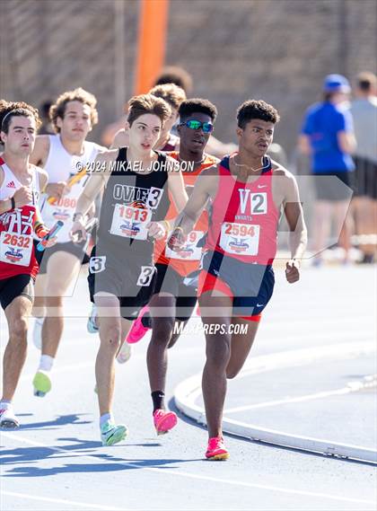 Thumbnail 1 in UF Relays (Saturday - 4 x 800 Meter Heat 2) photogallery.