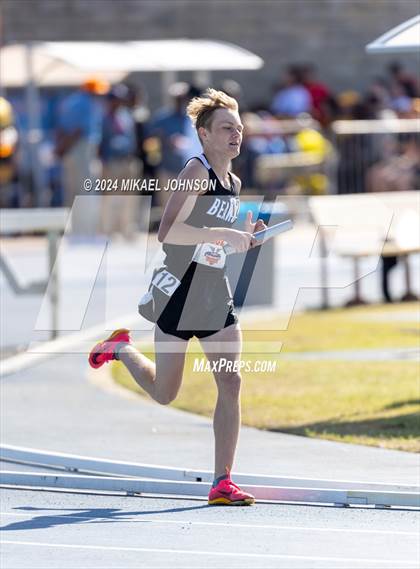 Thumbnail 2 in UF Relays (Saturday - 4 x 800 Meter Heat 2) photogallery.