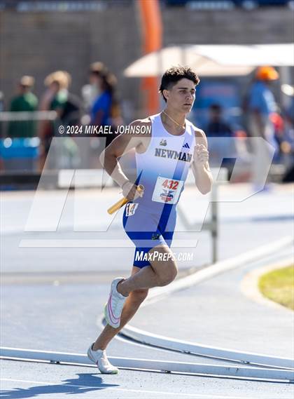 Thumbnail 1 in UF Relays (Saturday - 4 x 800 Meter Heat 2) photogallery.
