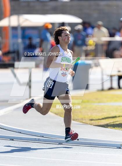 Thumbnail 1 in UF Relays (Saturday - 4 x 800 Meter Heat 2) photogallery.