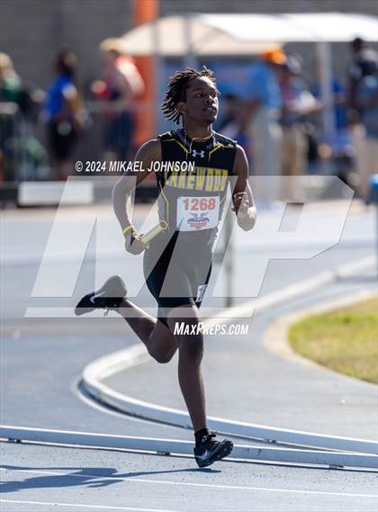 Thumbnail 3 in UF Relays (Saturday - 4 x 800 Meter Heat 2) photogallery.