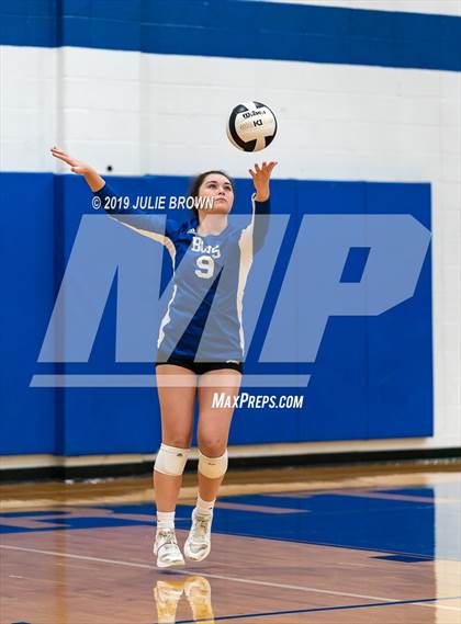 Thumbnail 1 in Cathedral vs Indianapolis Bishop Chatard (City Tourney Semifinal) photogallery.