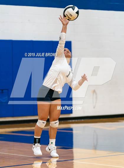 Thumbnail 3 in Cathedral vs Indianapolis Bishop Chatard (City Tourney Semifinal) photogallery.