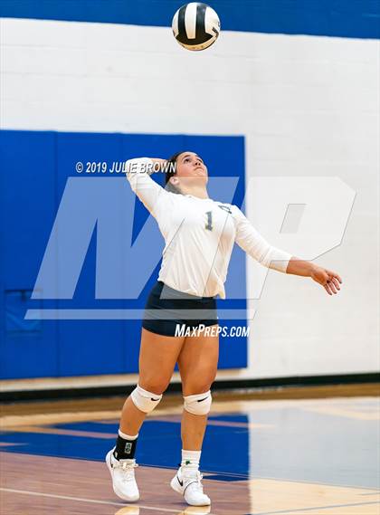 Thumbnail 3 in Cathedral vs Indianapolis Bishop Chatard (City Tourney Semifinal) photogallery.