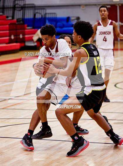 Thumbnail 2 in Johnson vs. Grant (Cordova Christmas Classic) photogallery.