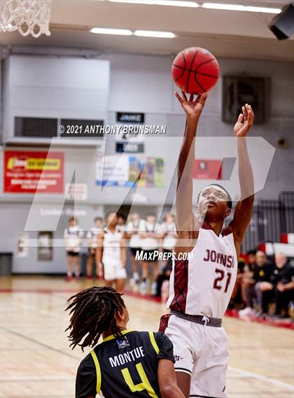 Thumbnail 2 in Johnson vs. Grant (Cordova Christmas Classic) photogallery.