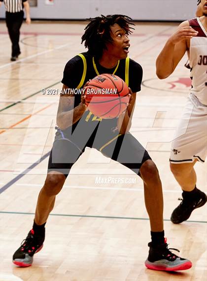 Thumbnail 3 in Johnson vs. Grant (Cordova Christmas Classic) photogallery.