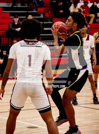 Thumbnail 3 in Johnson vs. Grant (Cordova Christmas Classic) photogallery.