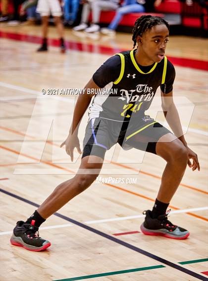 Thumbnail 2 in Johnson vs. Grant (Cordova Christmas Classic) photogallery.