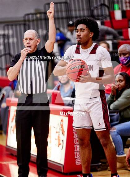 Thumbnail 2 in Johnson vs. Grant (Cordova Christmas Classic) photogallery.