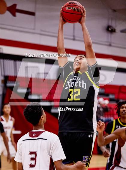 Thumbnail 3 in Johnson vs. Grant (Cordova Christmas Classic) photogallery.