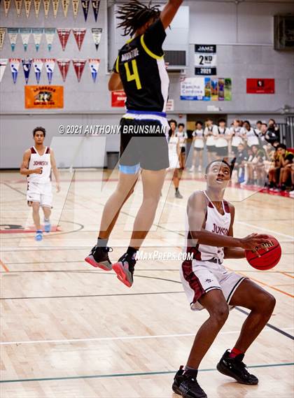 Thumbnail 1 in Johnson vs. Grant (Cordova Christmas Classic) photogallery.