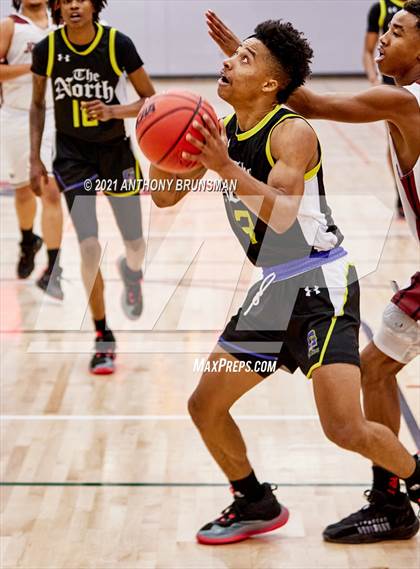 Thumbnail 3 in Johnson vs. Grant (Cordova Christmas Classic) photogallery.