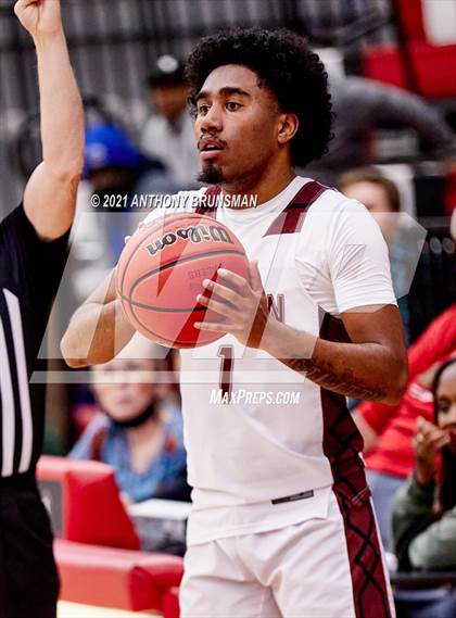 Thumbnail 3 in Johnson vs. Grant (Cordova Christmas Classic) photogallery.