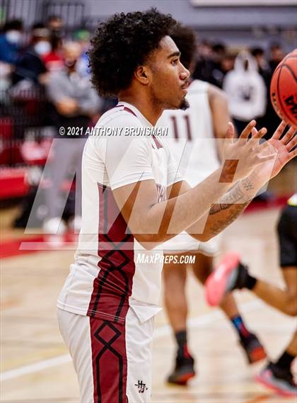 Thumbnail 2 in Johnson vs. Grant (Cordova Christmas Classic) photogallery.