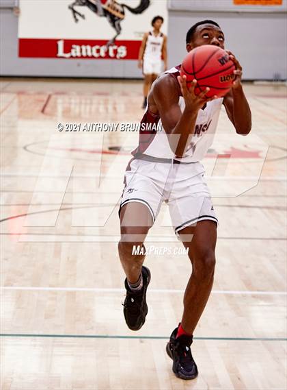 Thumbnail 3 in Johnson vs. Grant (Cordova Christmas Classic) photogallery.