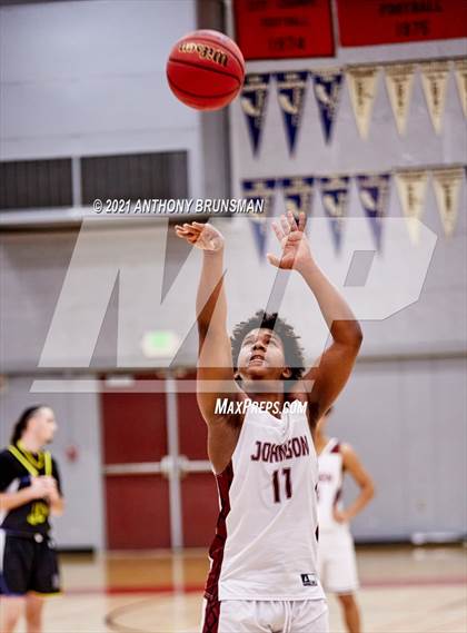 Thumbnail 3 in Johnson vs. Grant (Cordova Christmas Classic) photogallery.
